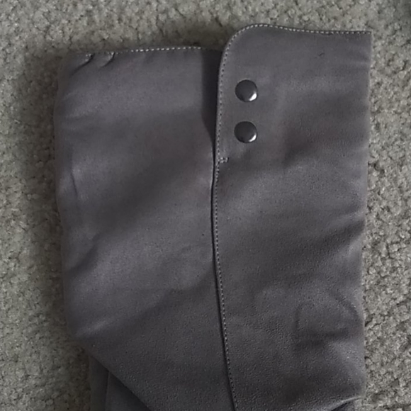 NWT Taupe Gray Suede Knee-High Devan Boots Sz 6 - Picture 2 of 5
